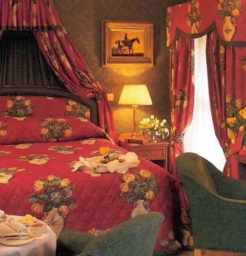 Отель Central Hotel 3*