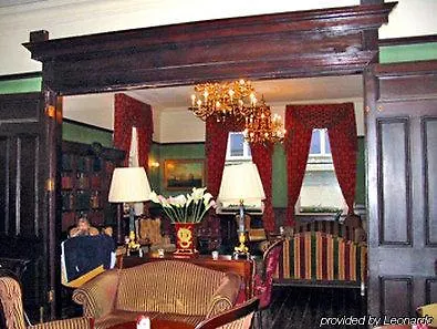 Central Hotel 3*