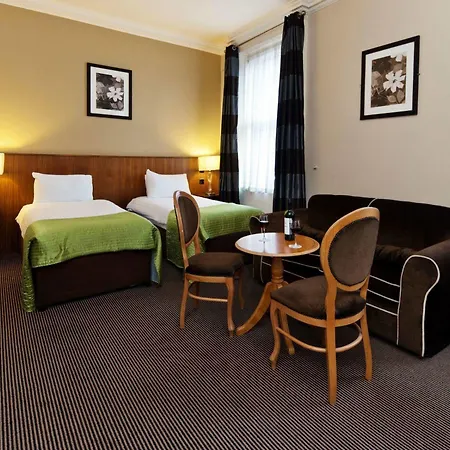 Central Hotel