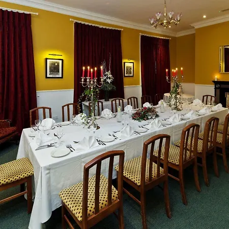 Central Hotel מלון